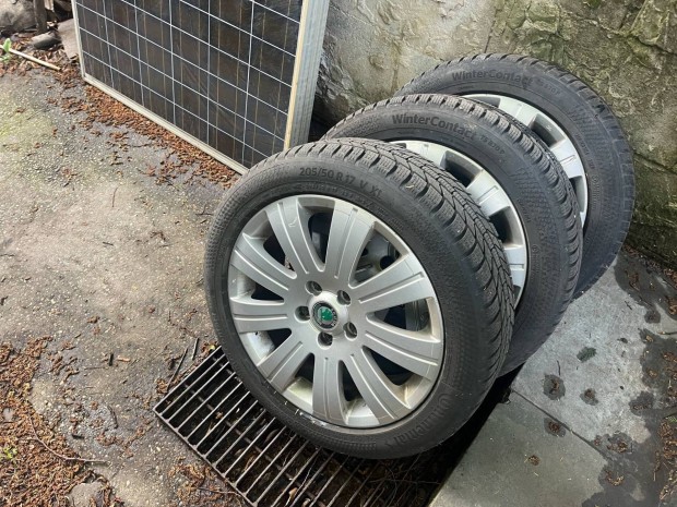 Skoda felnik gumikkal 4+1