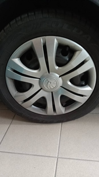 Skoda gyári 15"-s dísztárcsa szett