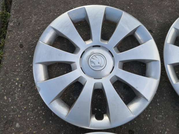 Skoda gyári 15-ös dísztárcsa