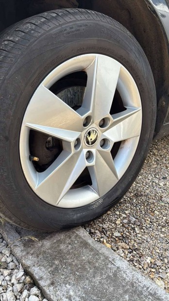 Skoda gyri 16" felni elad