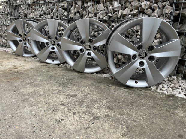 Skoda gyri 16"alufelnik 5x112