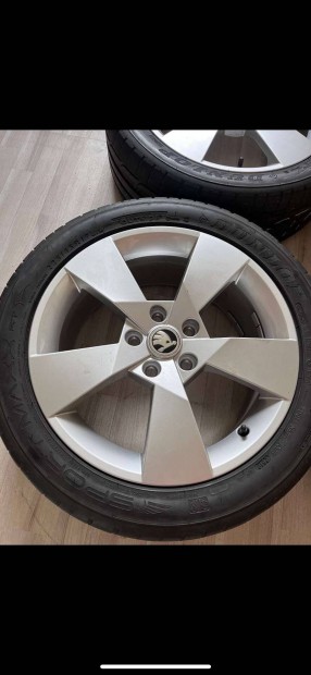 Skoda gyári 17-es alufelni