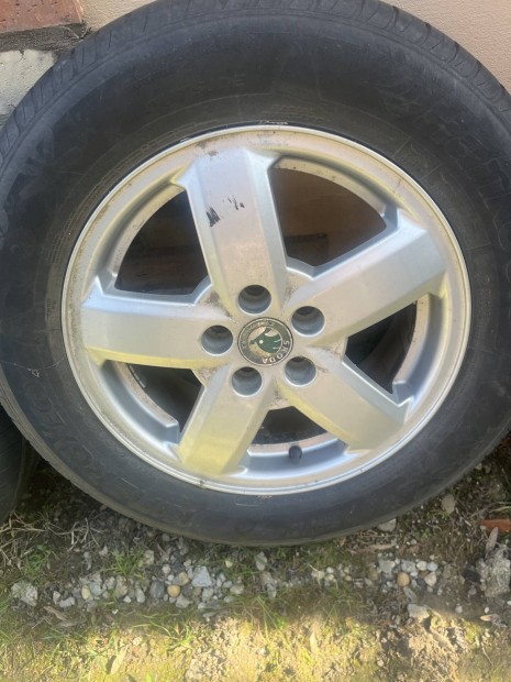 Skoda gy�ri alufelni 5x100 4db gumival R15