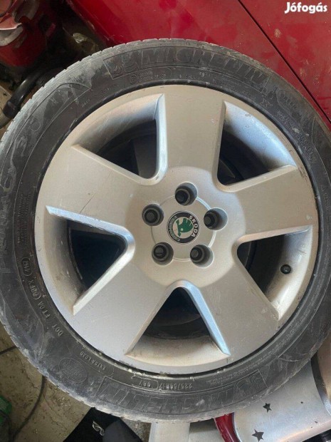 Skoda gyári alufelni garnitúra jó gumikkal 225/50 r17 7Jx17h2 et37