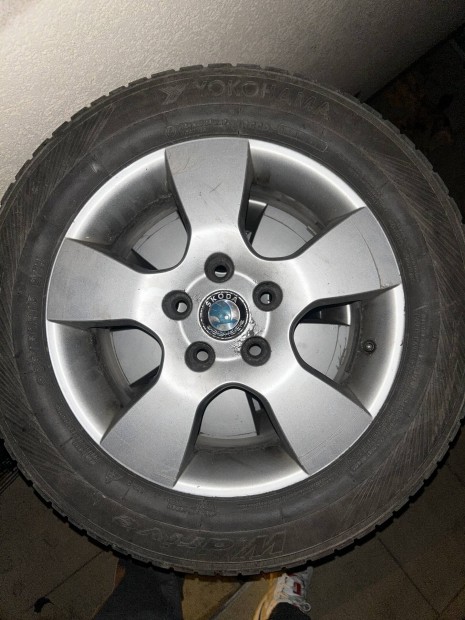 Skoda gyari alufelni teli gumival