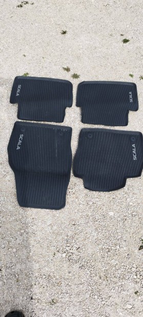 Skoda gy�ri gumisz�nyeg