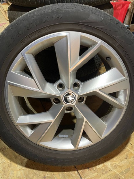 Skoda kodiaq gyári alufelni