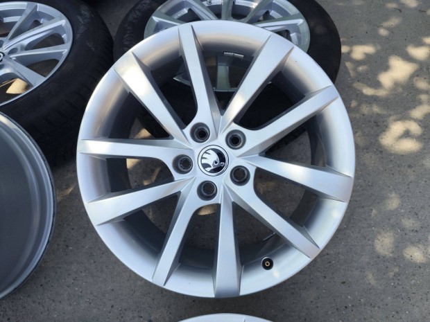 Skoda kodiaq karoq gyári alufelni 5x112 18"