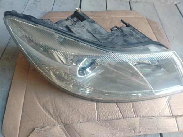 Skoda octavia 2 jobbos gyári fényszóró