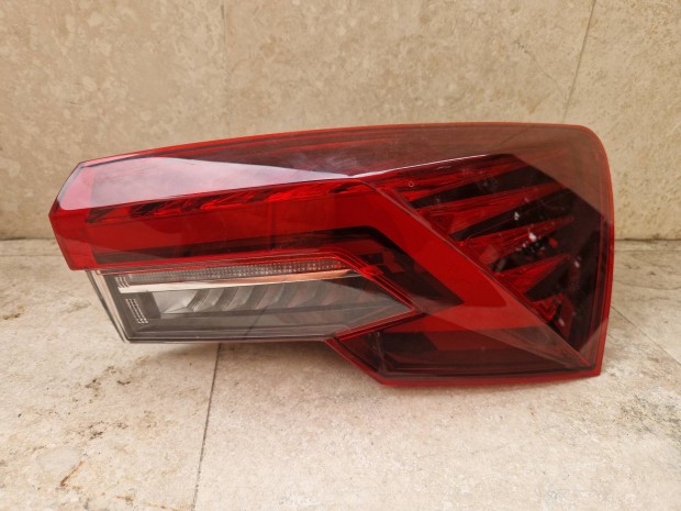 Skoda octavia Jobb H�ts� ledes l�mpa 