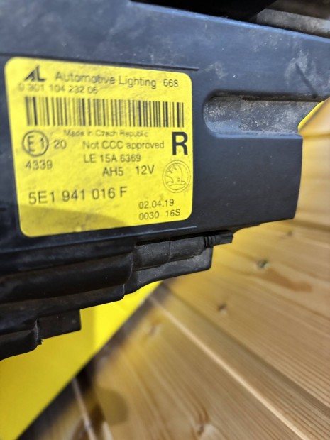 Skoda octavia ||| (5E) jobb full led f�nysz�r�