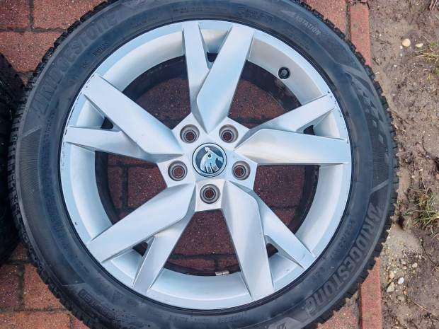 Skoda octavia gyri 17 col alufelni 205/55r17 tli 