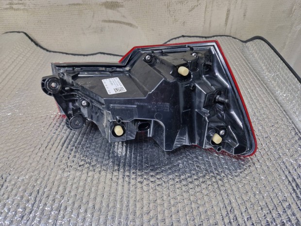 Skoda octavia jobb h�ts� led l�mpa 