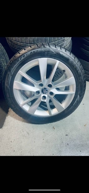 Skoda oktávia 3 Trius 235/45/17alufelni új szerű garnitúra