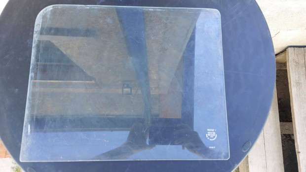 Skoda oldal �veg elad�