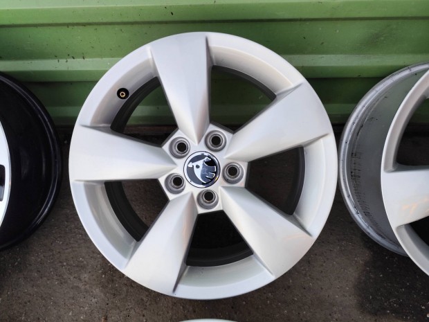 Skoda rapid Fabia gyri alufelni 5x100 15"