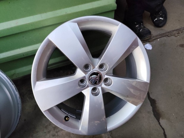 Skoda scala kamiq Fabia rapid gyri alufelni 5x100 16"