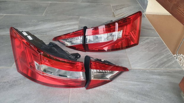 Skoda superb 3 kombi hátsó lámpa