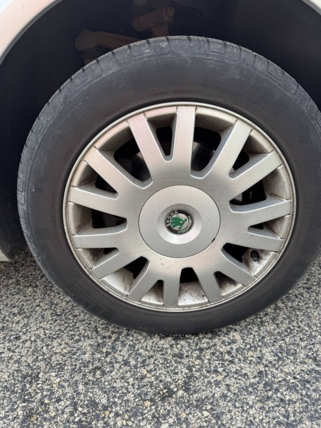 Skoda superb 5x112 gy�ri felni gumival elad�