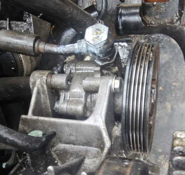 Skoda superb szervó szivattyú 15000