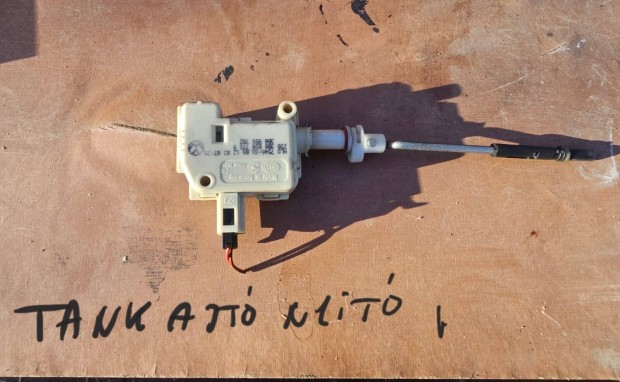 Skoda superb tankajto nyitó motor 5000