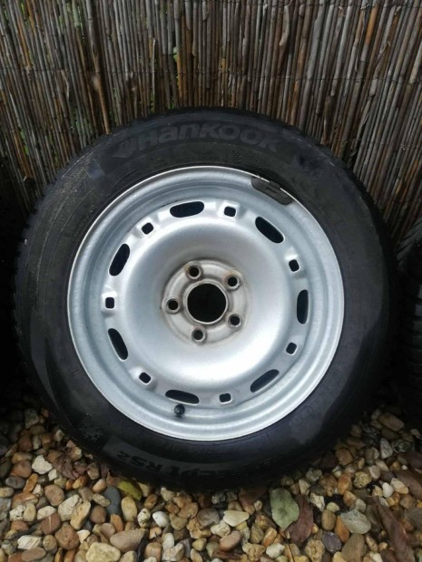 Skoda téli gumi felnivel