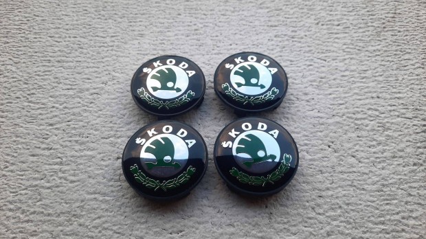 Skoda új felni díszkupak közép felnikupak kerékagy kupak 68mm