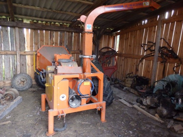 Skorpion 280 RB apritékkészitő gép