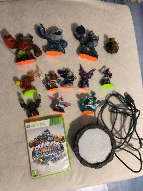 Skylanders Giants + portal + 12db figura Xbox 360 jtk