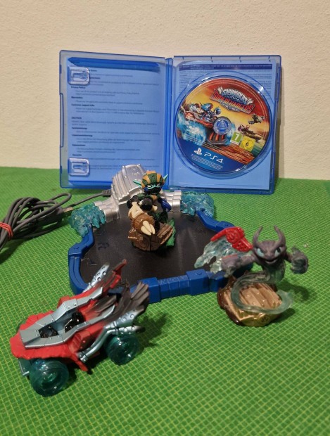 Skylanders Superchargers PS4 Kezdcsomag Starter PACK