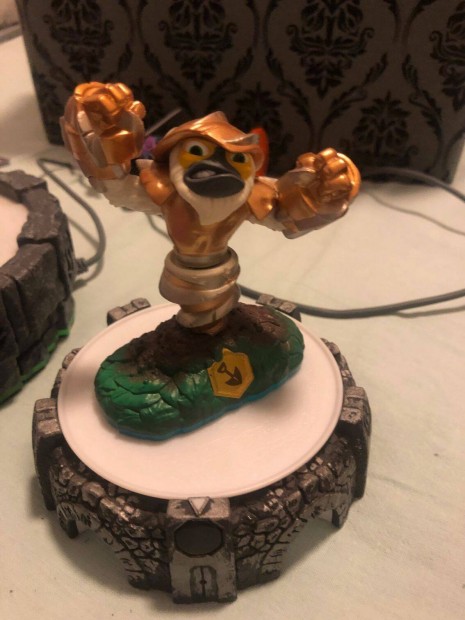 Skylanders figurk jatekhordozval