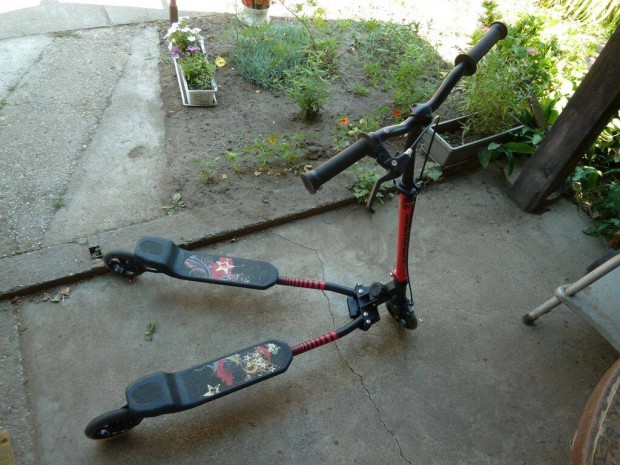 Slider Roller nagykerekű szép állapotban eladó. Tárogató mozgással le