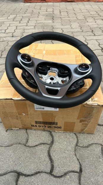 Smart Forfour 453 �jszer� b�r korm�ny A4534603500 elad�