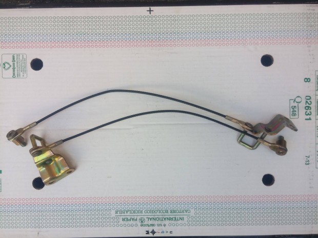 Smart Fortwo 450 csomagtrajt tart bowden