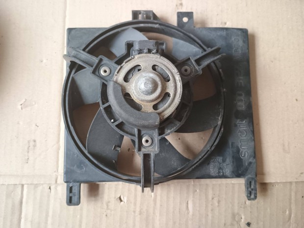 Smart Fortwo hűtőventilátor 000 3717 V009