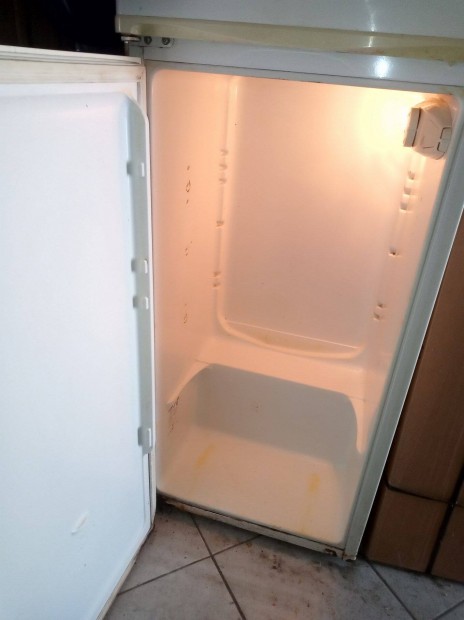 Snaigé kombihűtő 166/46L polcok nélkül