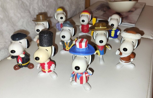 Snoopy figurk, 10 db