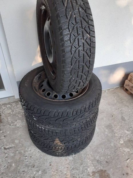 Snow 185/65 R15 téli gumi garnitúra