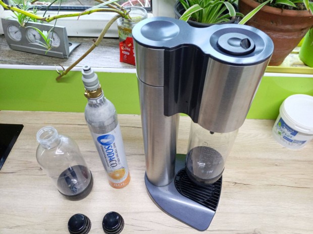 Sodastream Szódagép 2 db palack kupakkal 1db Teli Patronnal