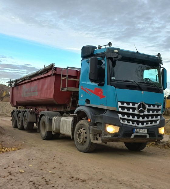 Sofőrt keresünk nyerges billencsre belföldi viszonylatba