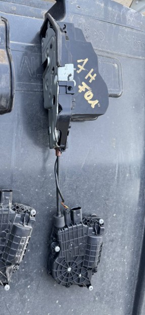 Soft close ajtoszerv� softclose jobb h�ts� F10, f11, f01, f02