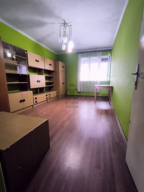 S�jt�ri projekt: Alapozz a j�v�dre! 3 szob�s t�gla h�z elad�!