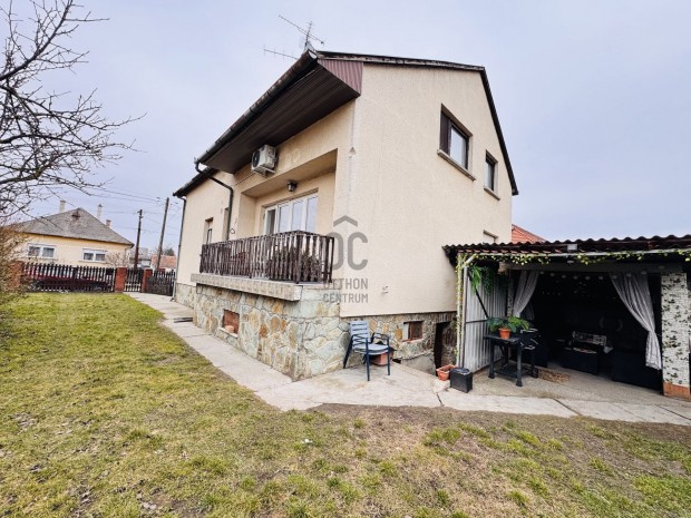 Sok szob�s csal�di h�z!