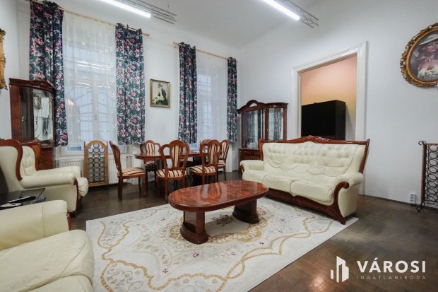 Sokoldal� lak�s a Belv�rosban!