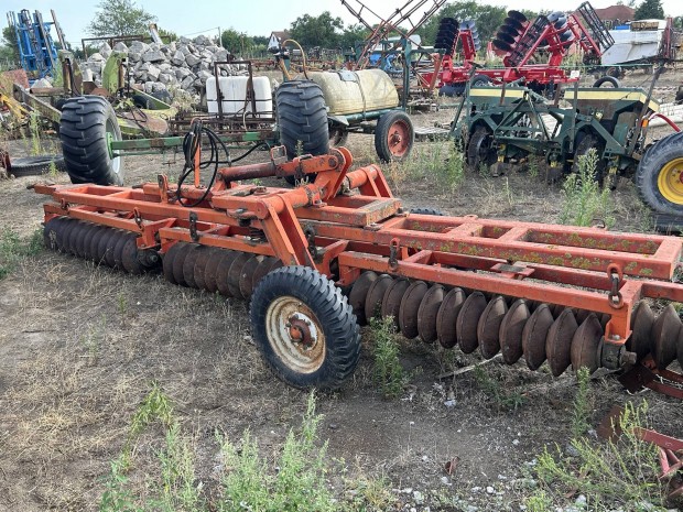 Solti Agrikon 5m vontatott gyrshenger