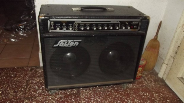 Solton Chorus 100 2X12" gitrerst 100W gitrcombo