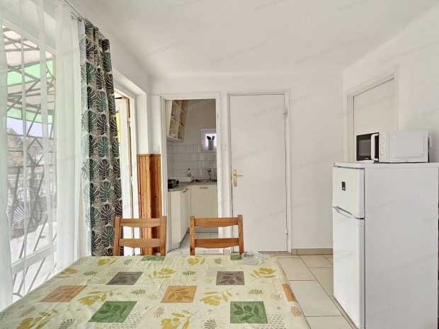 Soltvadkerten, a Vadkerti t�n�l nyaral� elad�