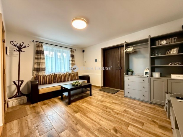 Soml�v�s�rhelyi elad� 71 nm-es h�z