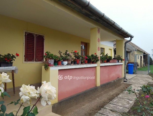 Somogyszentp�li elad� 80 nm-es h�z