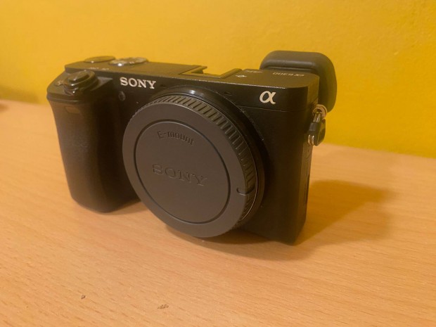 Sony A6300 Elad